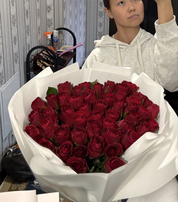 51 роза метровые