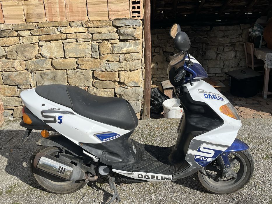 Скутер Daelim S-five