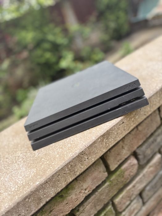Vand Ps4 Pro pret negociabil