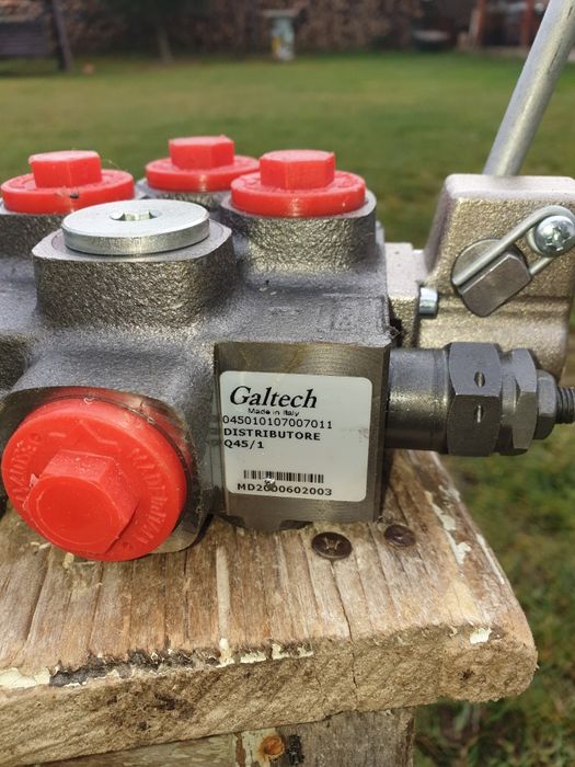 Distribuitor hidraulic actionat electric