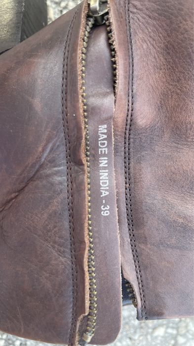 Ботуши Бенетон. Много топли, удобни и меки. Цена- 15 лева. Почти нови.