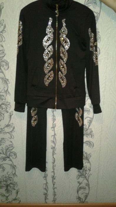 Костюм спортивный