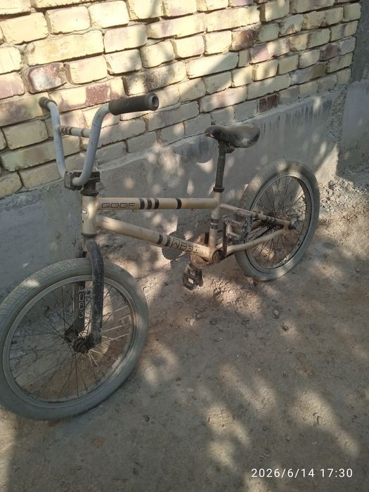 Bmx velo siped guvoh nimasi va maʼlumotlari bor velo poygalar uchun