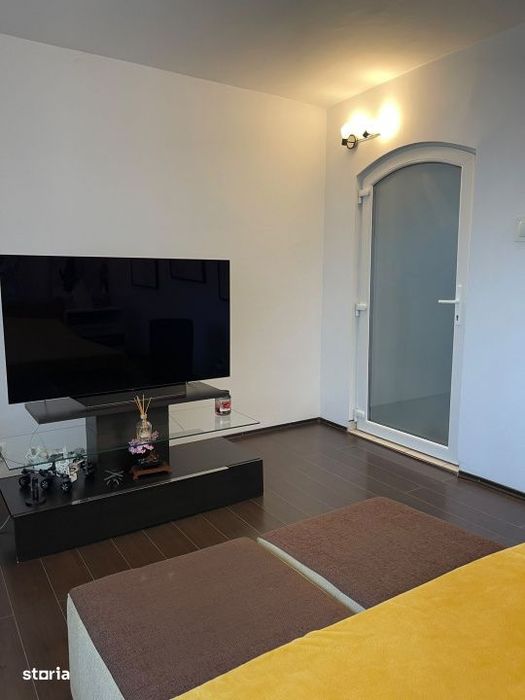 Apartament 4 camere in zona Plopilor
