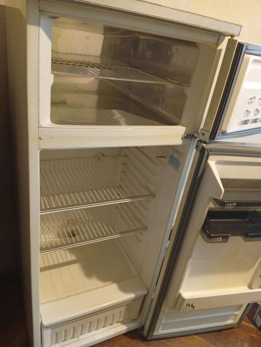 Хладилник ARISTON  вис. 1.40м,