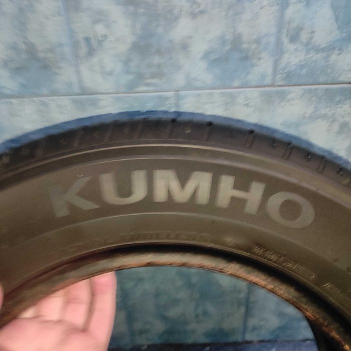 2 броя Летни гуми Kumho 185/65 r14 ecowing es31
