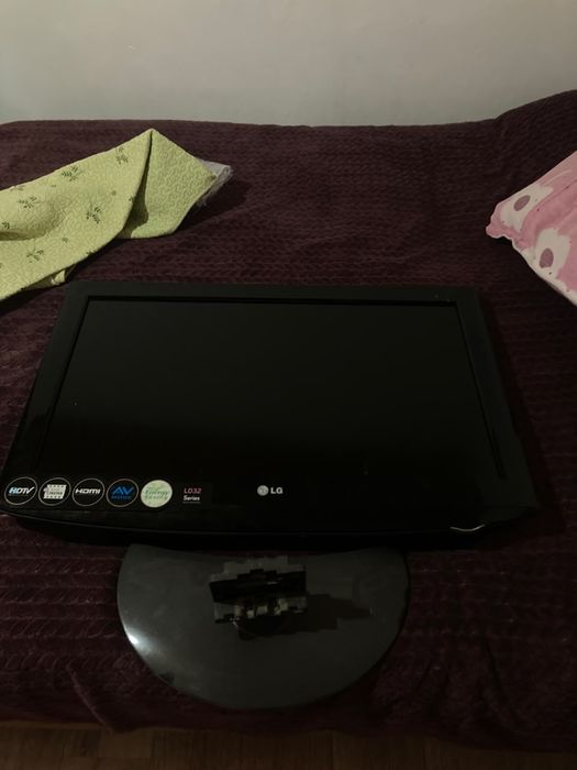 продаю телевизор LG