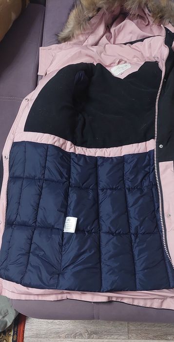 Продам куртку зимнюю девочковую