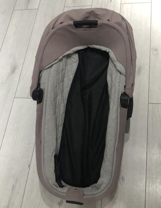 Продам отдельно люльку easy walker в отличном состоянии.