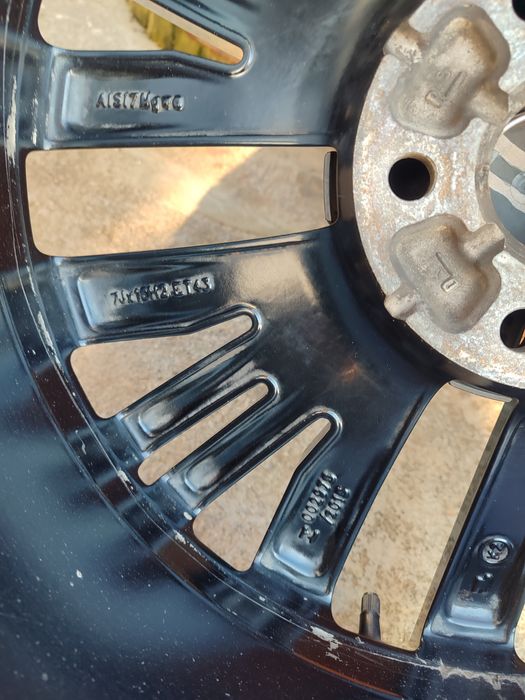 Продавам гуми с джанти