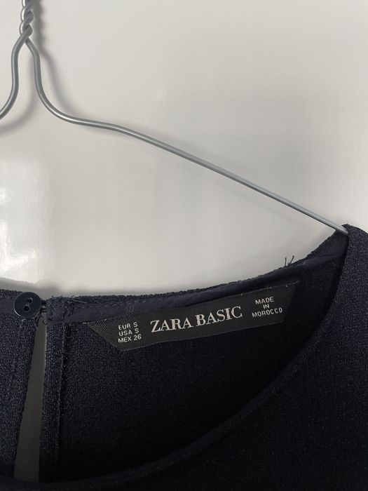 Рокля размер S, закупена от Зара