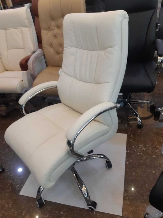 Офисное кресло для руководителя и персонала Model:825