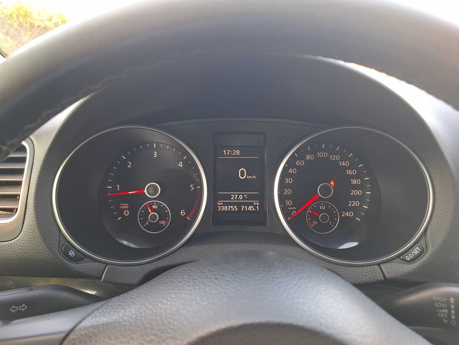 Volkswagen Golf 2011 diesel, 4.636 € — imagine 5
