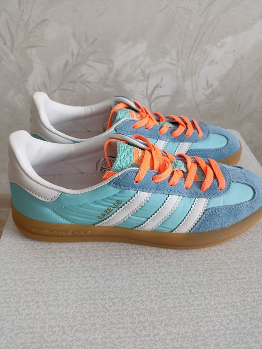 Кроссовки новые 39 р