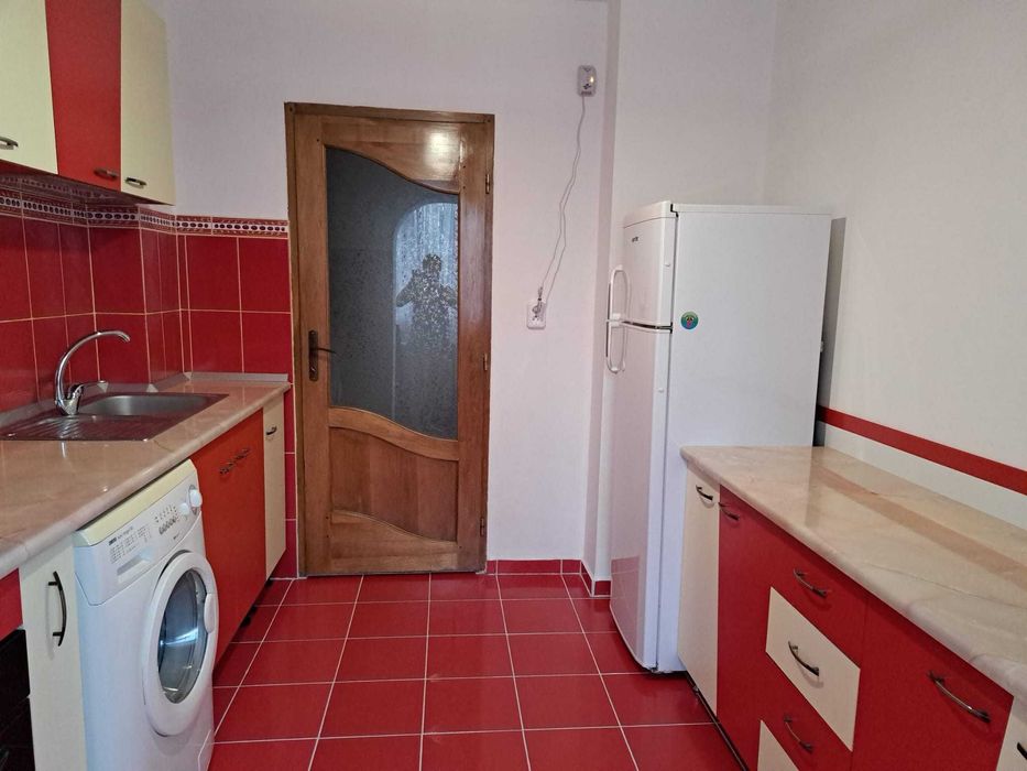 Inchiriez apartament 2 camere decomandate, Rovine (vis-a-vis de Profi)