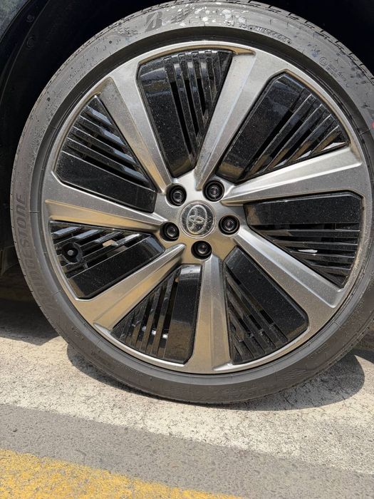 Tayota electr 500 km ful pazitsiyasi