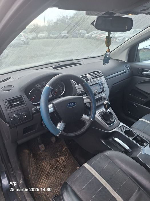 Vând masina Ford Kuga