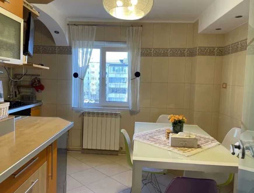 Дава се под наем Двустаен апартамент в Пловдив, Старият град - 65 кв.м за 275.4 € - Снимка #3