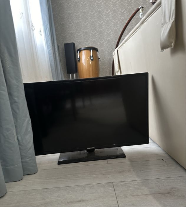 телевизор Samsung UE32EH4000W