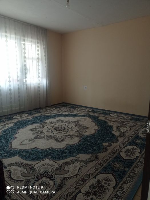 1 xonali kvartira sotiladi