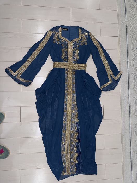 Нарядное платье