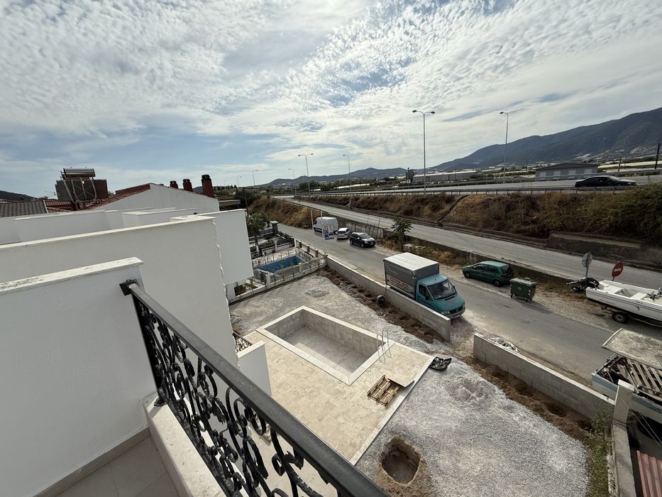 Мезонет с басейн в Неа Перамос, Гърция – готов за ползване