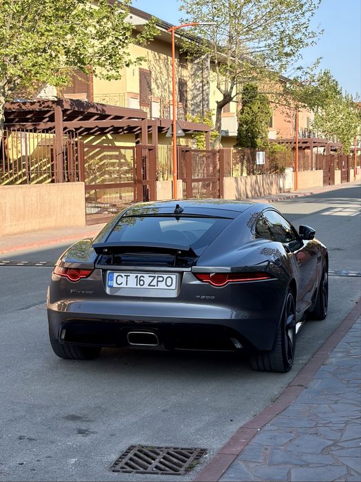 Jaguar F-type P300 R dynamic proprietar