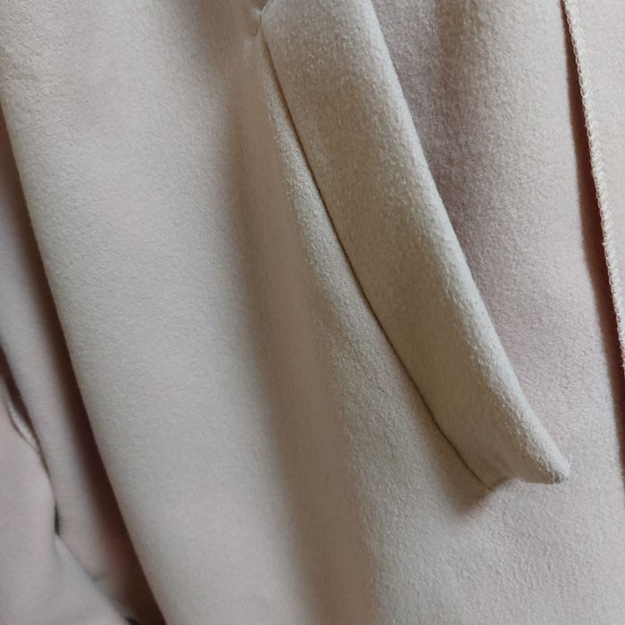 Елегантно дамско палто в комплект с ръкавици