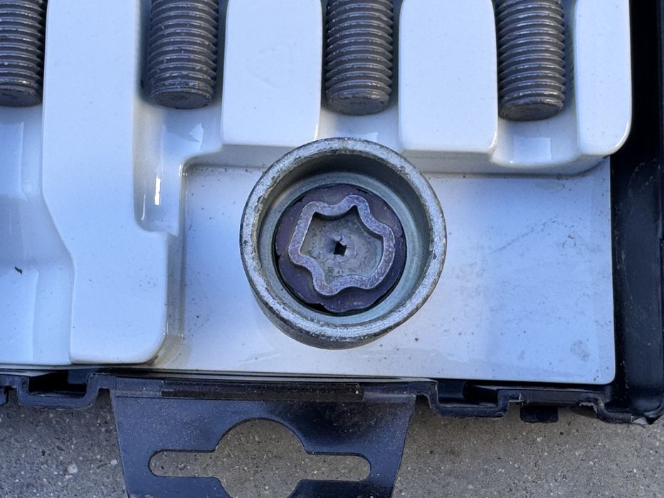 Секретни болтове за Fiat оригинални нови