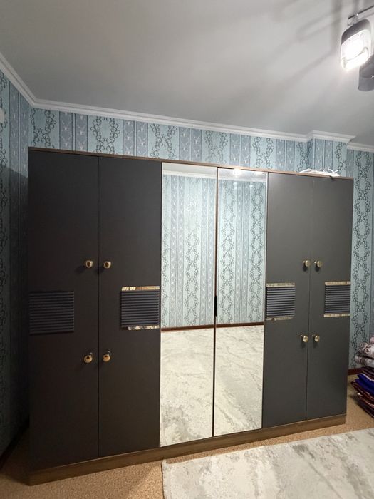 Продаеться спальный гарнитур