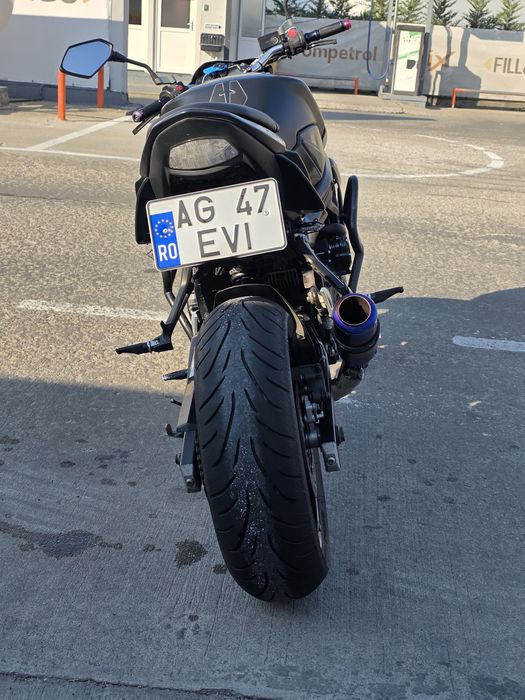 Suzuki GSR 750 2015
