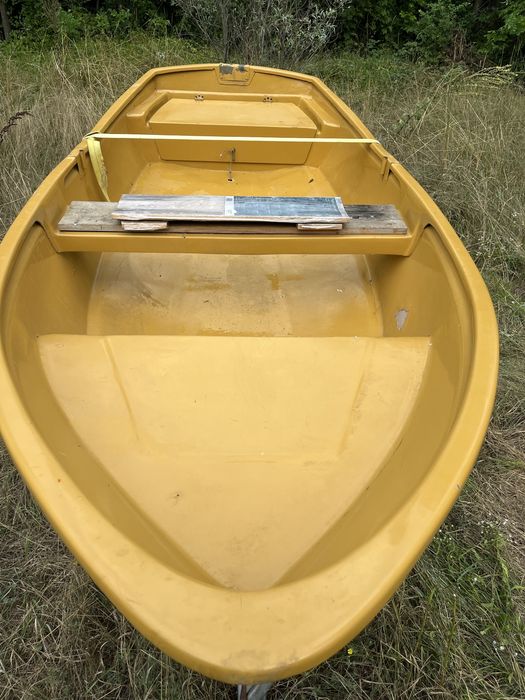 Рибарска лодка много лека