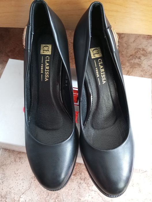 Продам новые туфли