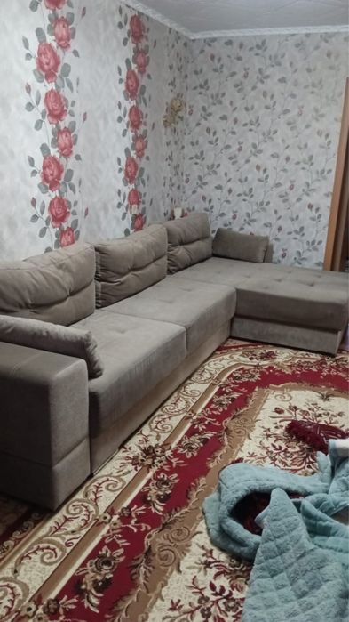 Продам диван б/у по всем вопросам писать в вотсапп