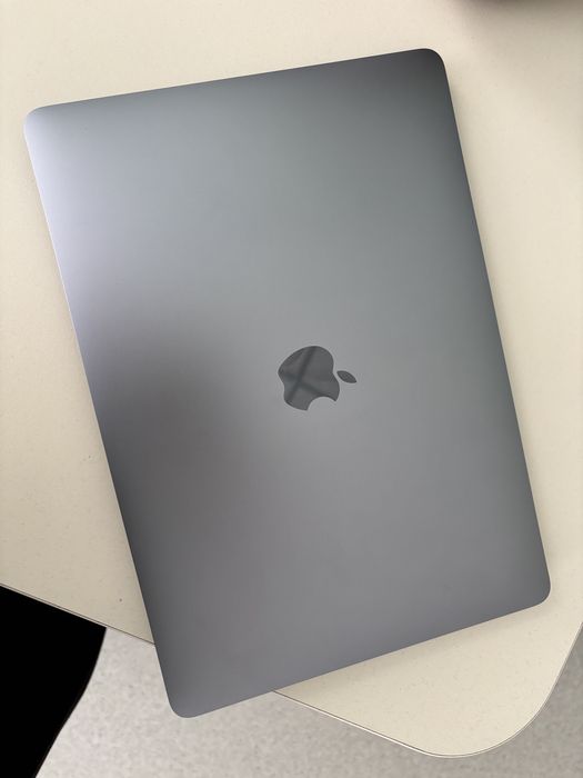 Новый Макбук air 13 2020