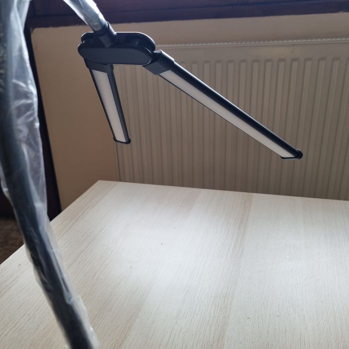 LED лампа с регулируема светлина