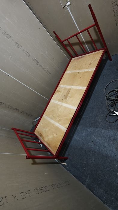 Temir kravat sotiladi