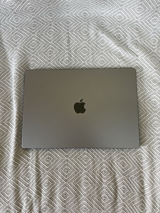 MacBook Pro 16” на чипе M1 Pro