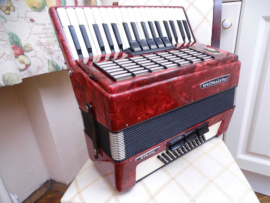 Акордеон Велтмайстер Стела 60 баса