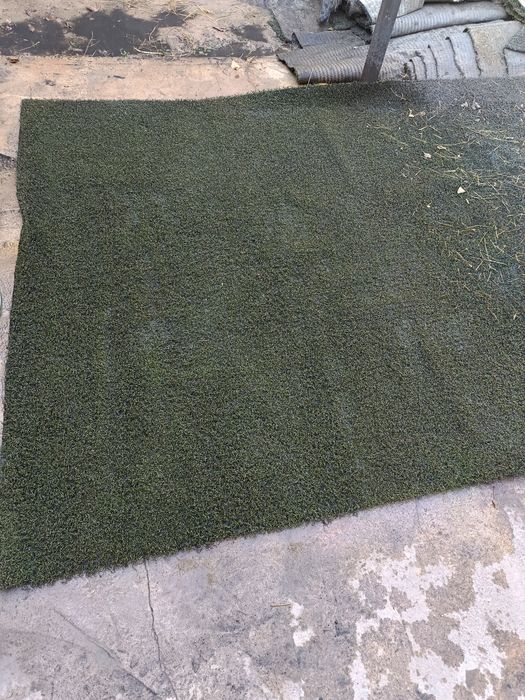 Gazon suniy xovli va bog'chalarga