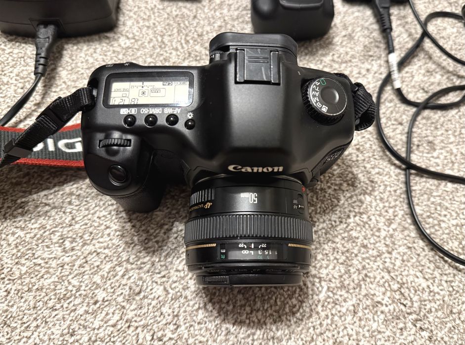Canon EOS 5D Classic (2 body-uri) + Grip BG-E4 / 2 incarcatoare