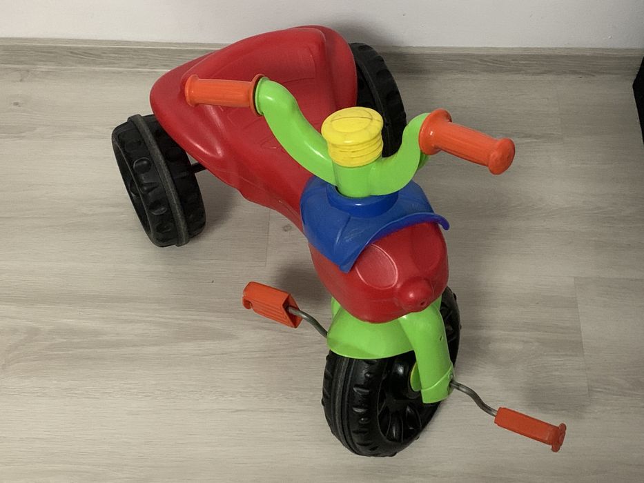 Tricicleta cu pedale Funny pentru copii cu Claxon si Roti mari