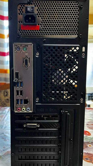 PC/Calculator gaming Asus TUF, împreuna cu kit wireless Logitech