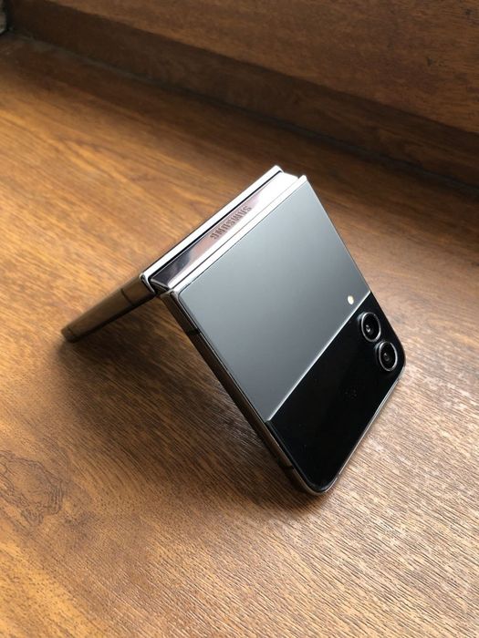 SAMSUNG z flip 4 Sotladi