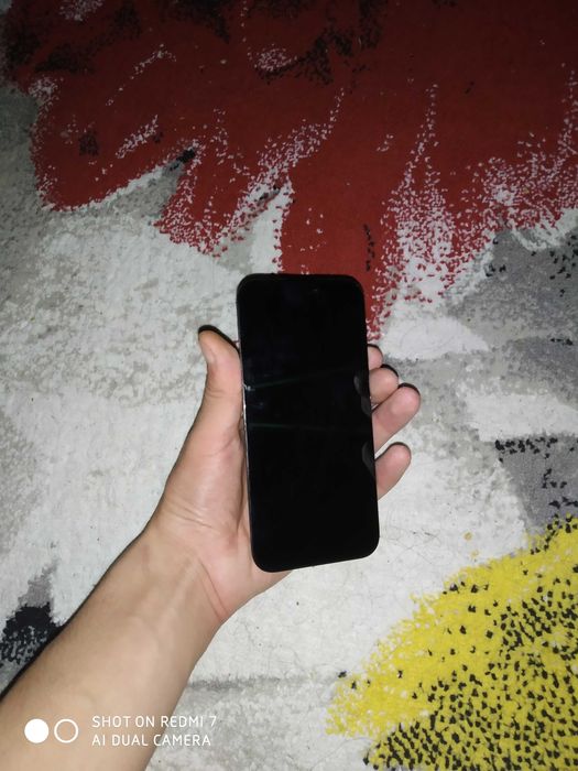 iPhone 14 pron ekran sotlad