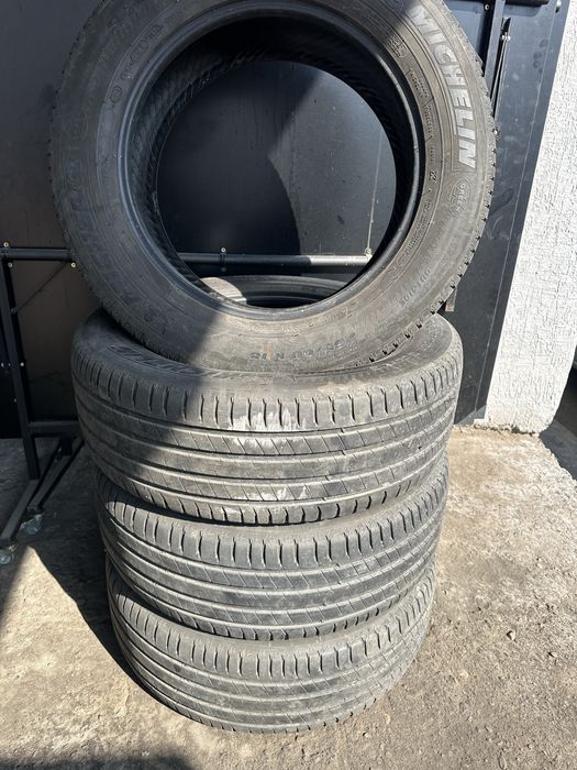 Продам шины лентгие 235/60/18