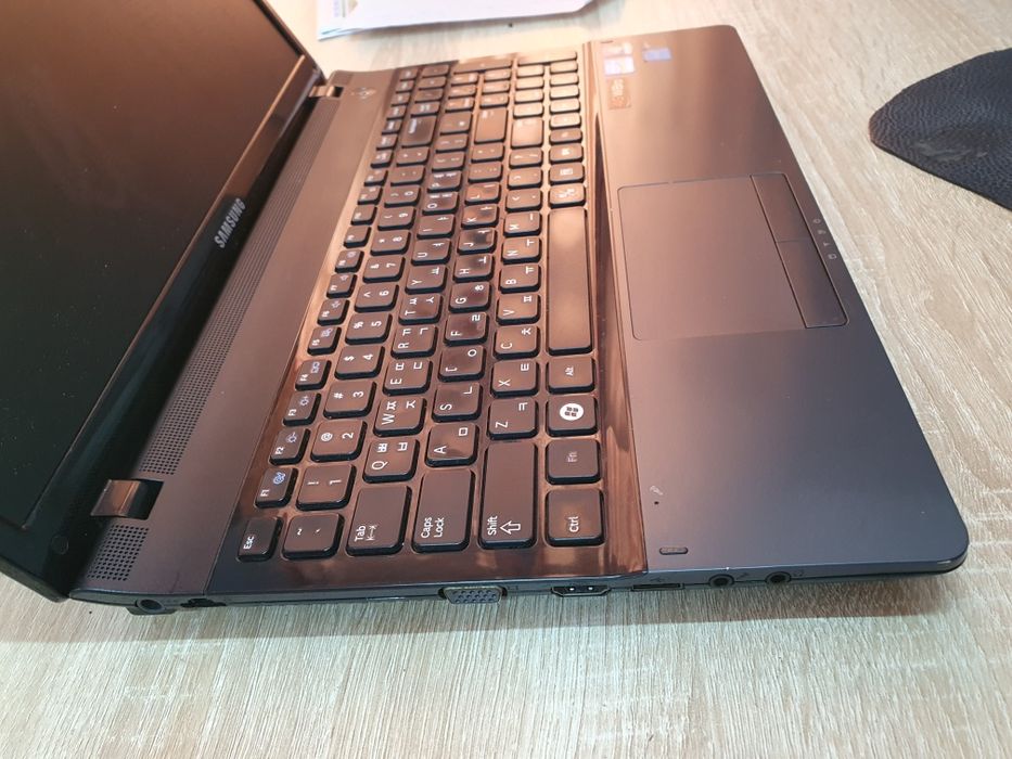 Samsung core i5 noutbook