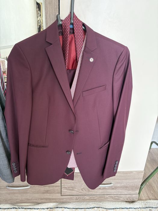 Тройка костюм продам