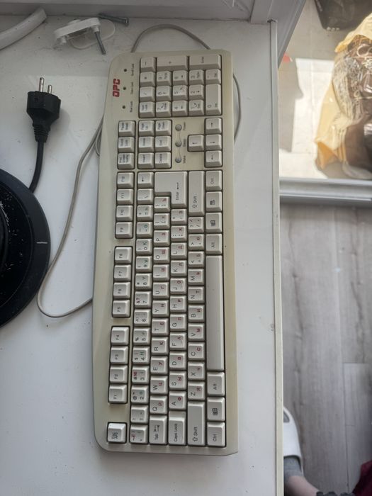 Монитор samsung и клавиатура