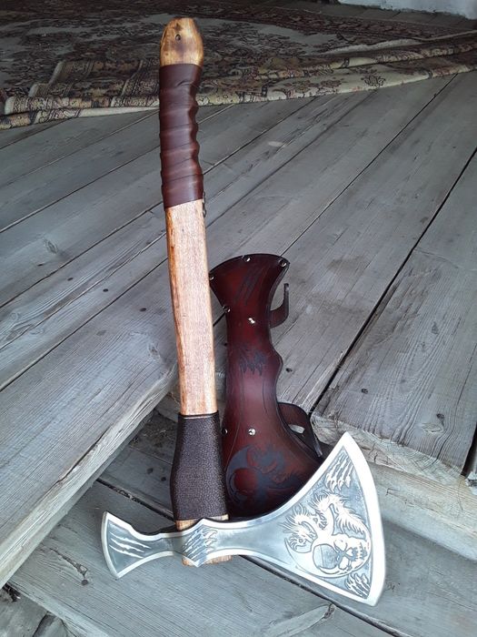 Топоры ручной работы.